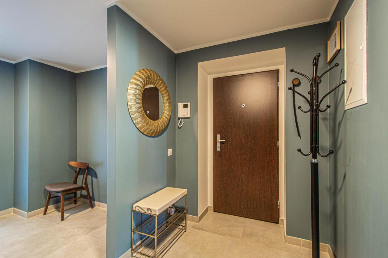 Quite Loft With Balcony And 3 Air Conditioners プラハ エクステリア 写真