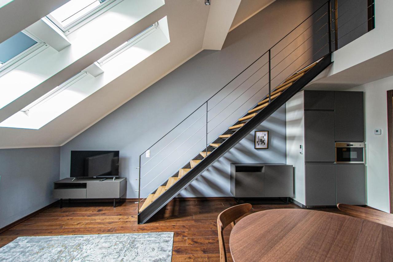 Quite Loft With Balcony And 3 Air Conditioners プラハ エクステリア 写真
