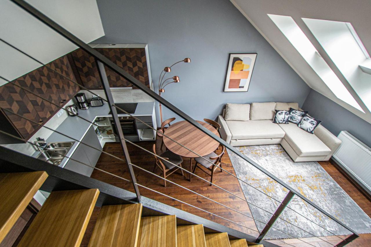 Quite Loft With Balcony And 3 Air Conditioners プラハ エクステリア 写真
